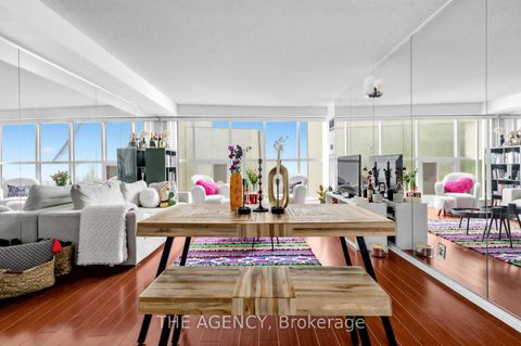 Photo 4 at 606 - 99 Harbour Square, Waterfront Communities C1, Toronto