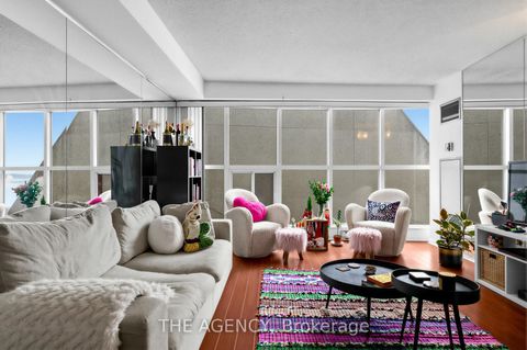 Photo 6 at 606 - 99 Harbour Square, Waterfront Communities C1, Toronto