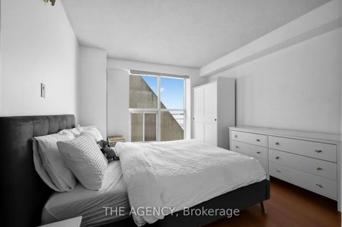 Photo 9 at 606 - 99 Harbour Square, Waterfront Communities C1, Toronto