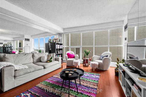 Photo 11 at 606 - 99 Harbour Square, Waterfront Communities C1, Toronto