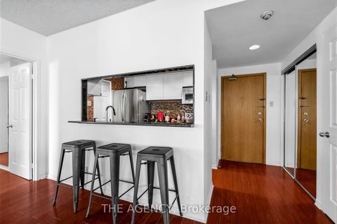 Photo 17 at 606 - 99 Harbour Square, Waterfront Communities C1, Toronto