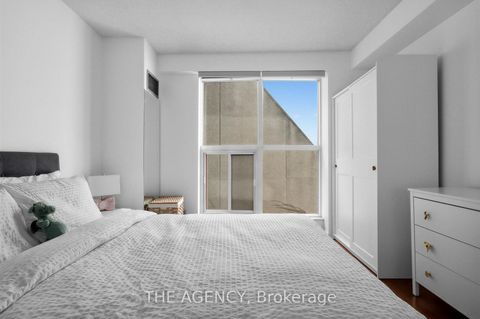 Photo 23 at 606 - 99 Harbour Square, Waterfront Communities C1, Toronto