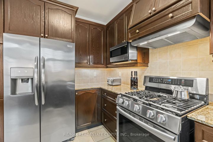 Photo 13 at 15 Helman Road, Wellington, Brampton