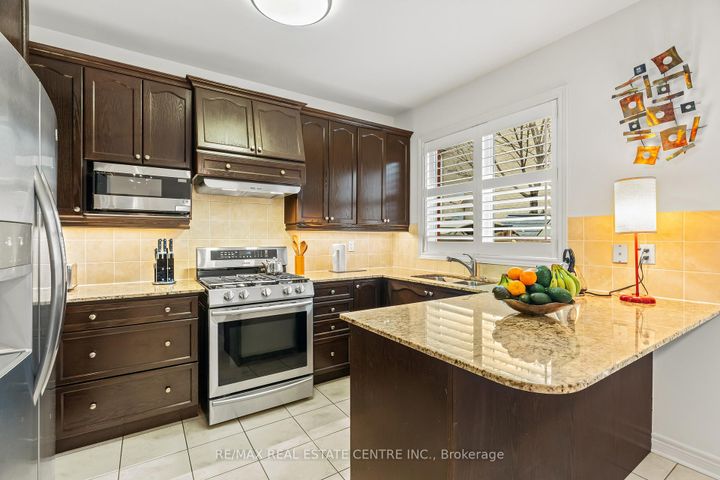 Photo 14 at 15 Helman Road, Wellington, Brampton