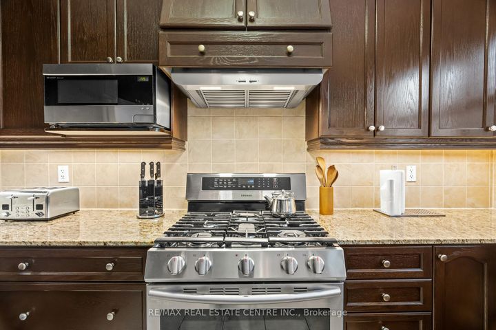 Photo 16 at 15 Helman Road, Wellington, Brampton