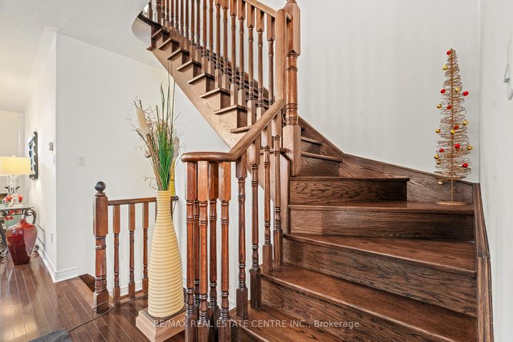 Photo 17 at 15 Helman Road, Wellington, Brampton