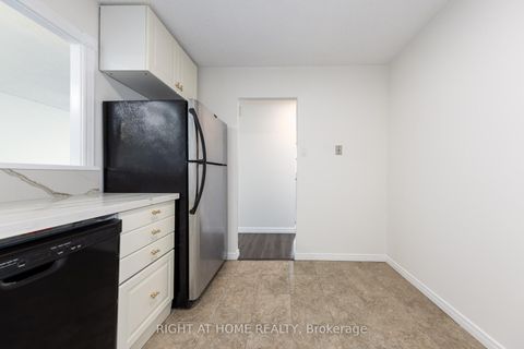 Photo 13 at 3206 - 10 Tangreen Court, Newtonbrook West, Toronto