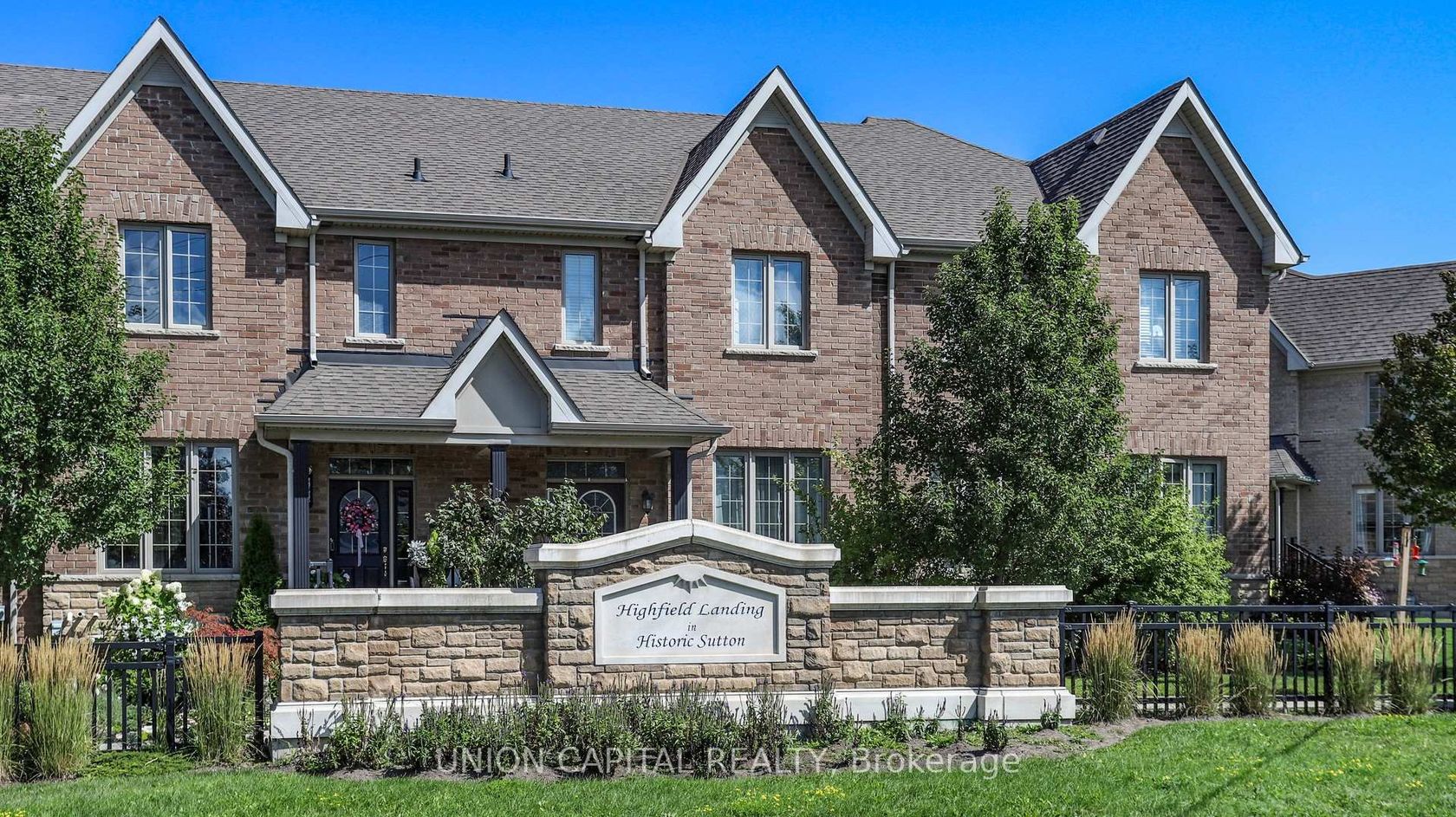 8 Vita Stephanie Court, Sutton & Jackson