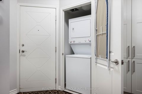 Photo 10 at 108 - 18 Harding Boulevard W, Harding, Richmond Hill