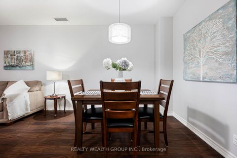 Photo 12 at 108 - 18 Harding Boulevard W, Harding, Richmond Hill