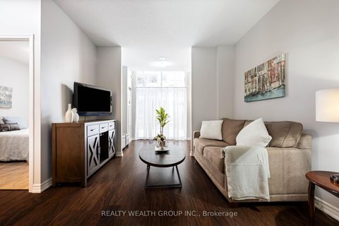 Photo 13 at 108 - 18 Harding Boulevard W, Harding, Richmond Hill