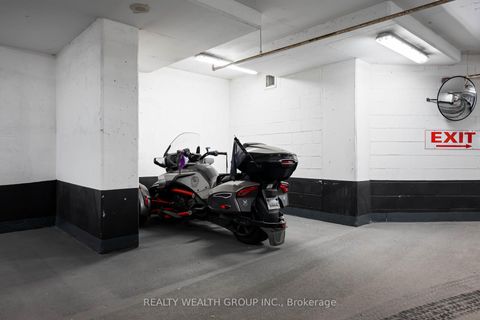 Photo 27 at 108 - 18 Harding Boulevard W, Harding, Richmond Hill