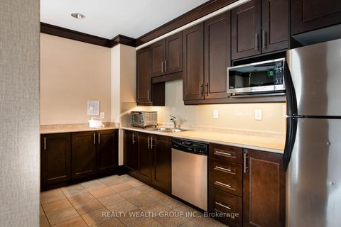 Photo 30 at 108 - 18 Harding Boulevard W, Harding, Richmond Hill