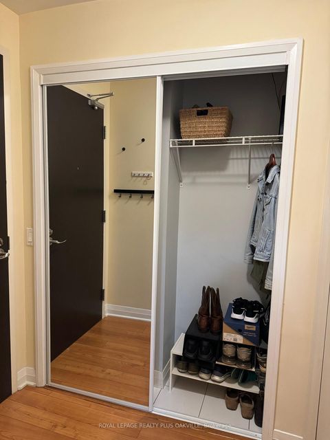 Photo 7 at 510 - 5 Valhalla Inn Road, City Centre West, Toronto