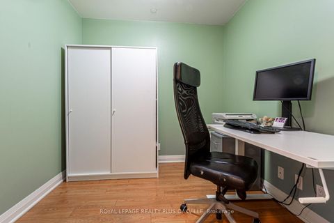 Photo 8 at 510 - 5 Valhalla Inn Road, City Centre West, Toronto