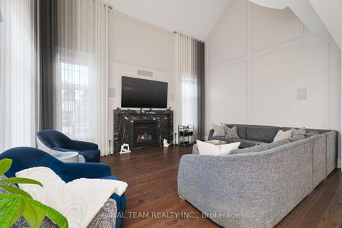 Photo 12 at 1 Ria Court, King City, King