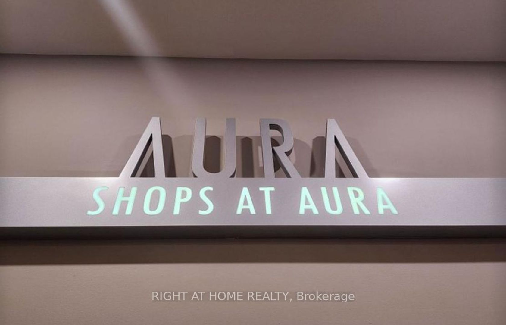 39 - 384 Yonge Street, Bay Street Corridor, Toronto photo number 2