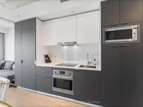 Photo 9 at 305 - 170 Bayview Avenue, Moss Park, Toronto