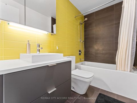 Photo 11 at 305 - 170 Bayview Avenue, Moss Park, Toronto