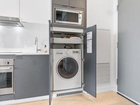 Photo 13 at 305 - 170 Bayview Avenue, Moss Park, Toronto