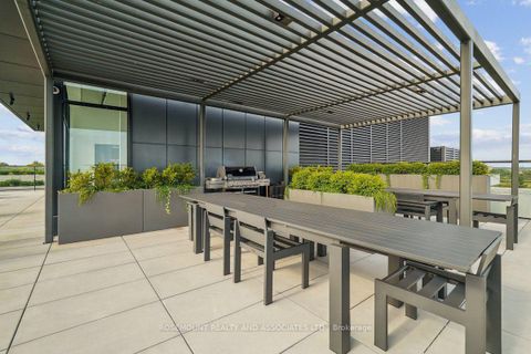 Photo 2 at 407 - 160 Kingsway Crescent, Kingsway South, Toronto