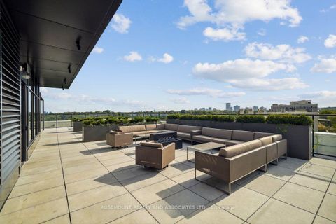 Photo 4 at 407 - 160 Kingsway Crescent, Kingsway South, Toronto