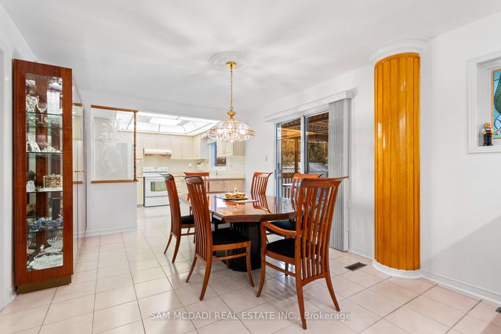 Photo 11 at 4461 Gladebrook Crescent, East Credit, Mississauga