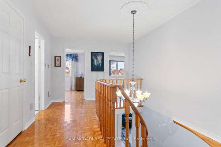 Photo 15 at 4461 Gladebrook Crescent, East Credit, Mississauga