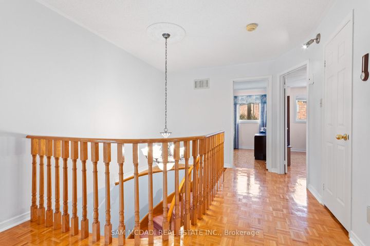 Photo 16 at 4461 Gladebrook Crescent, East Credit, Mississauga