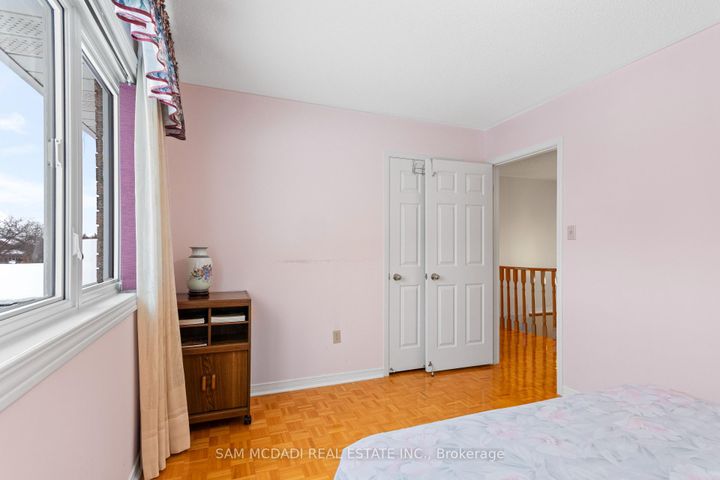 Photo 25 at 4461 Gladebrook Crescent, East Credit, Mississauga