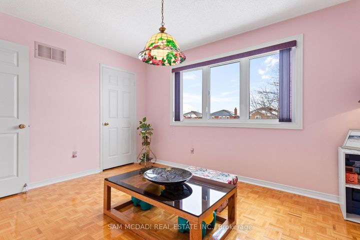 Photo 27 at 4461 Gladebrook Crescent, East Credit, Mississauga