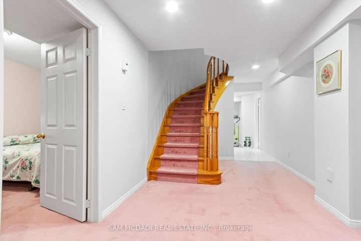 Photo 28 at 4461 Gladebrook Crescent, East Credit, Mississauga