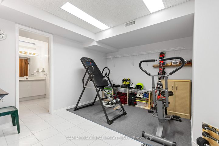 Photo 35 at 4461 Gladebrook Crescent, East Credit, Mississauga