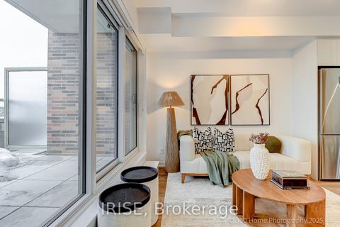 Photo 17 at 716 - 1787 St Clair Avenue W, Pellam Park, Toronto