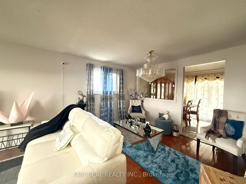 Photo 3 at 3720 Brandon Gate Drive, Malton, Mississauga