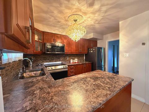 Photo 5 at 3720 Brandon Gate Drive, Malton, Mississauga