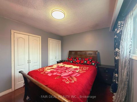 Photo 7 at 3720 Brandon Gate Drive, Malton, Mississauga