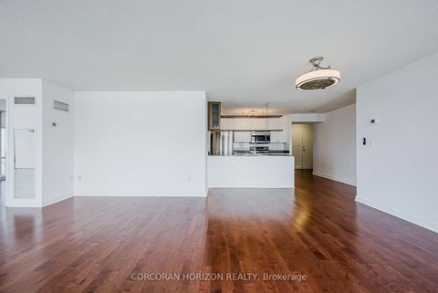 Photo 13 at 609 - 10 Navy Wharf Court, Waterfront Communities C1, Toronto