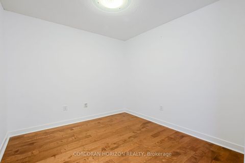 Photo 27 at 609 - 10 Navy Wharf Court, Waterfront Communities C1, Toronto