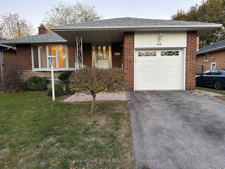 Photo 2 at 48 Limevale Crescent, West Hill, Toronto