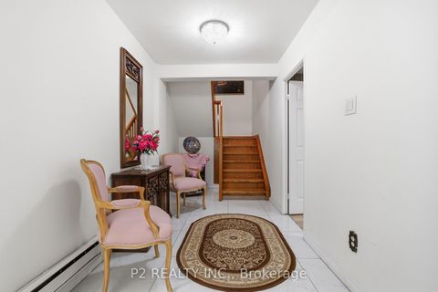 Photo 2 at 88 Hildenboro Square, L'Amoreaux, Toronto