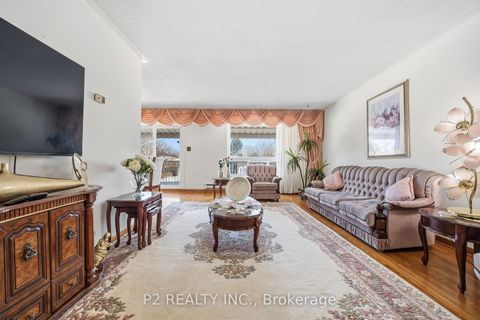Photo 4 at 88 Hildenboro Square, L'Amoreaux, Toronto