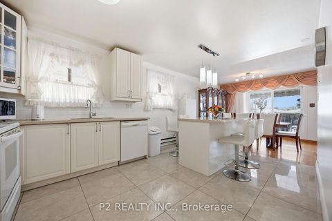 Photo 12 at 88 Hildenboro Square, L'Amoreaux, Toronto