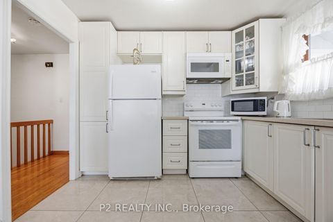 Photo 14 at 88 Hildenboro Square, L'Amoreaux, Toronto