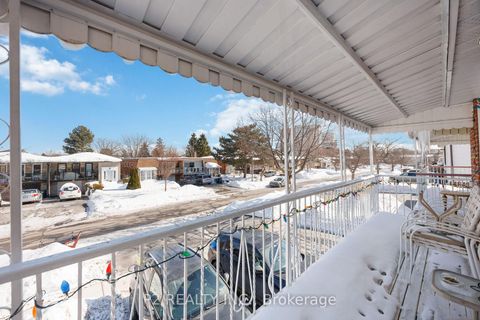 Photo 24 at 88 Hildenboro Square, L'Amoreaux, Toronto