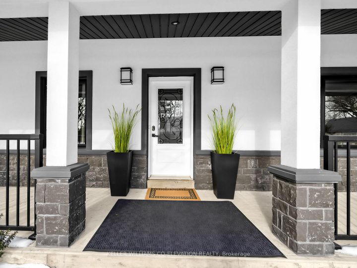 Photo 2 at 999 Henley Road W, Lakeview, Mississauga