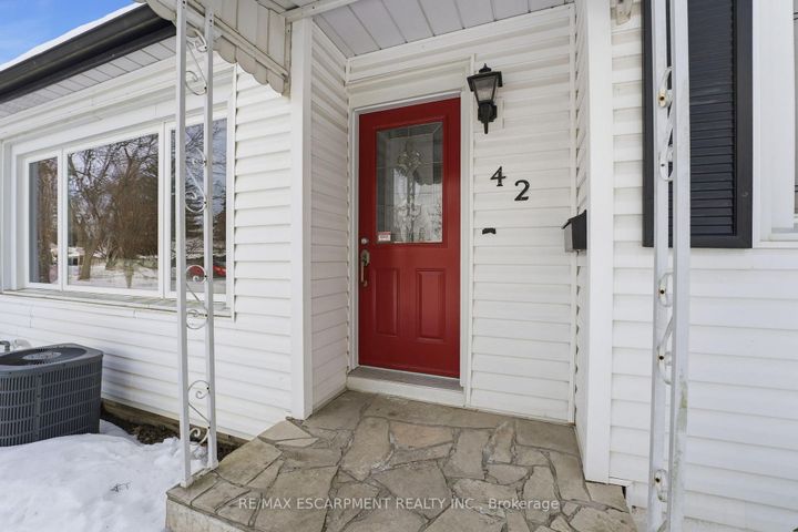 Photo 2 at 42 Gilbert Avenue, Ancaster, Hamilton