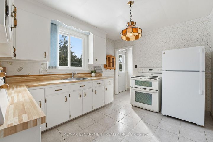 Photo 10 at 42 Gilbert Avenue, Ancaster, Hamilton