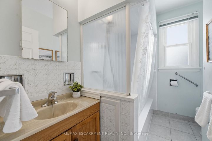 Photo 16 at 42 Gilbert Avenue, Ancaster, Hamilton