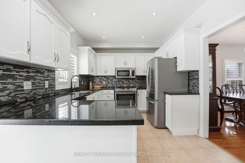 Photo 10 at 84 Bayview Avenue, Keswick South, Georgina